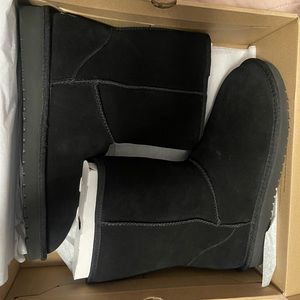 Womens Ugg Koolaburra short boots